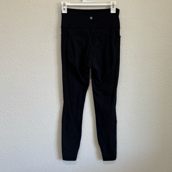 Lululemon Women's Size 4 Black Leggings With Pockets Mesh Cut Out Workout Gym - Picture 1 of 7